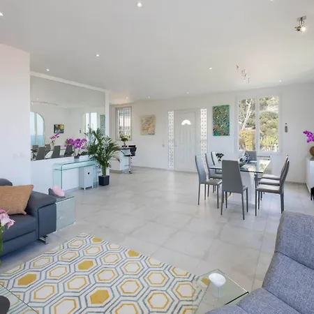 Spacious Holiday With Sea-view Ferienhaus Dubrovnik