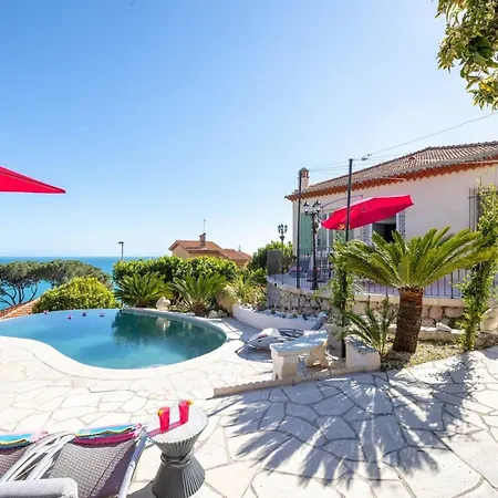 Spacious Holiday With Sea-view Feriehus